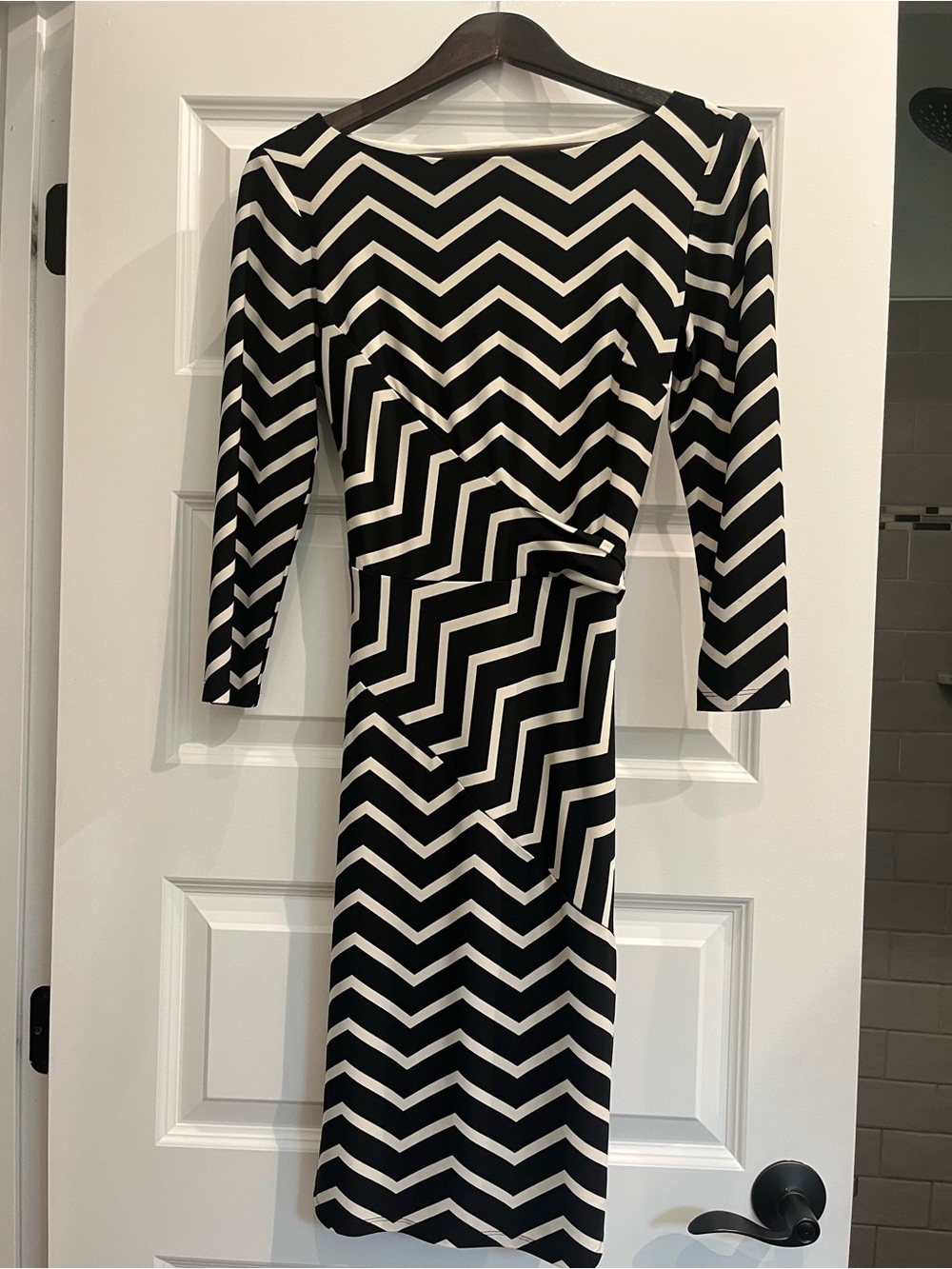 Lauren Ralph Lauren Faux Wrap Dress Chevron Pattern, Black  and White, size 2